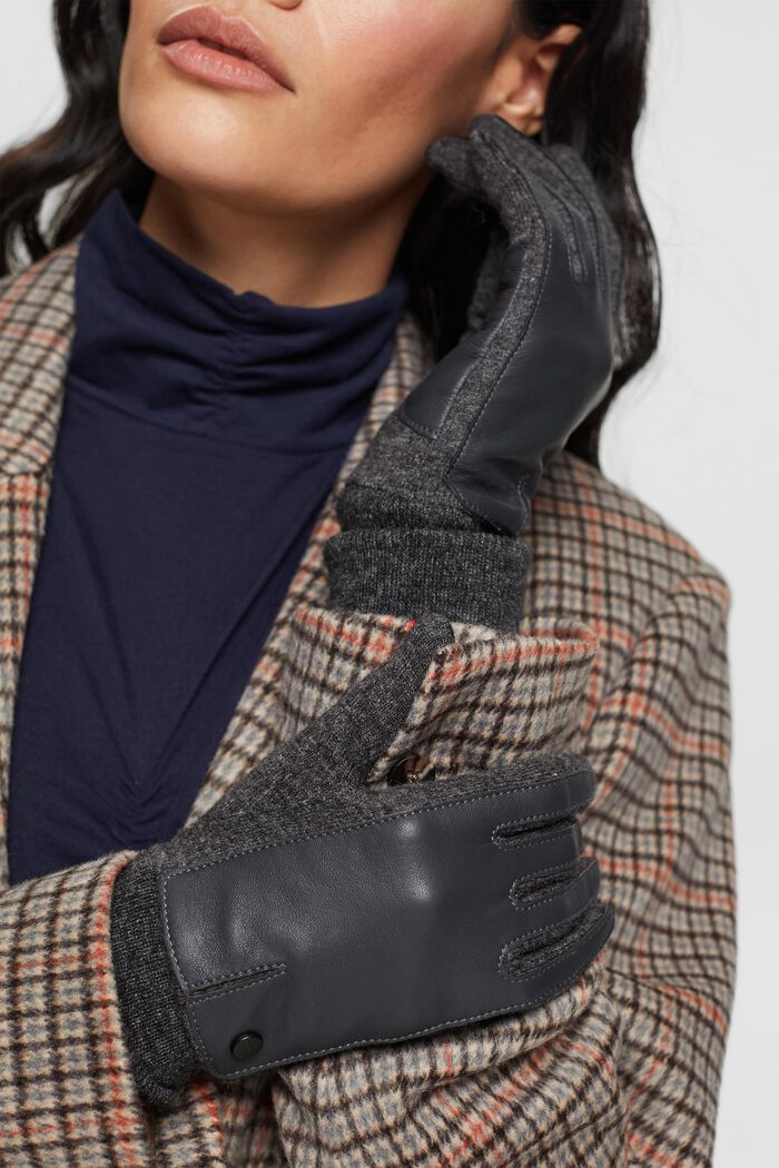 Wool blend gloves with leather trim