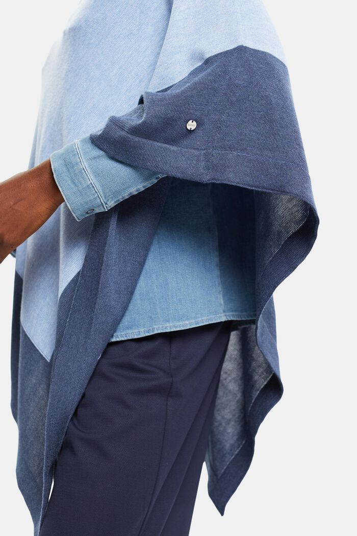 Two-tone poncho, PASTEL BLUE, detail image number 1