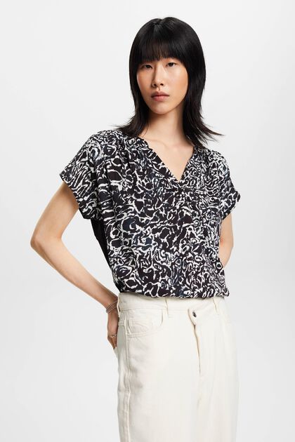 Split neck t-shirt with patterned front