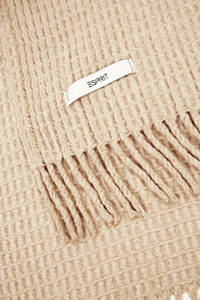 Soft, textured throw in blended cotton, BEIGE, detail image number 2