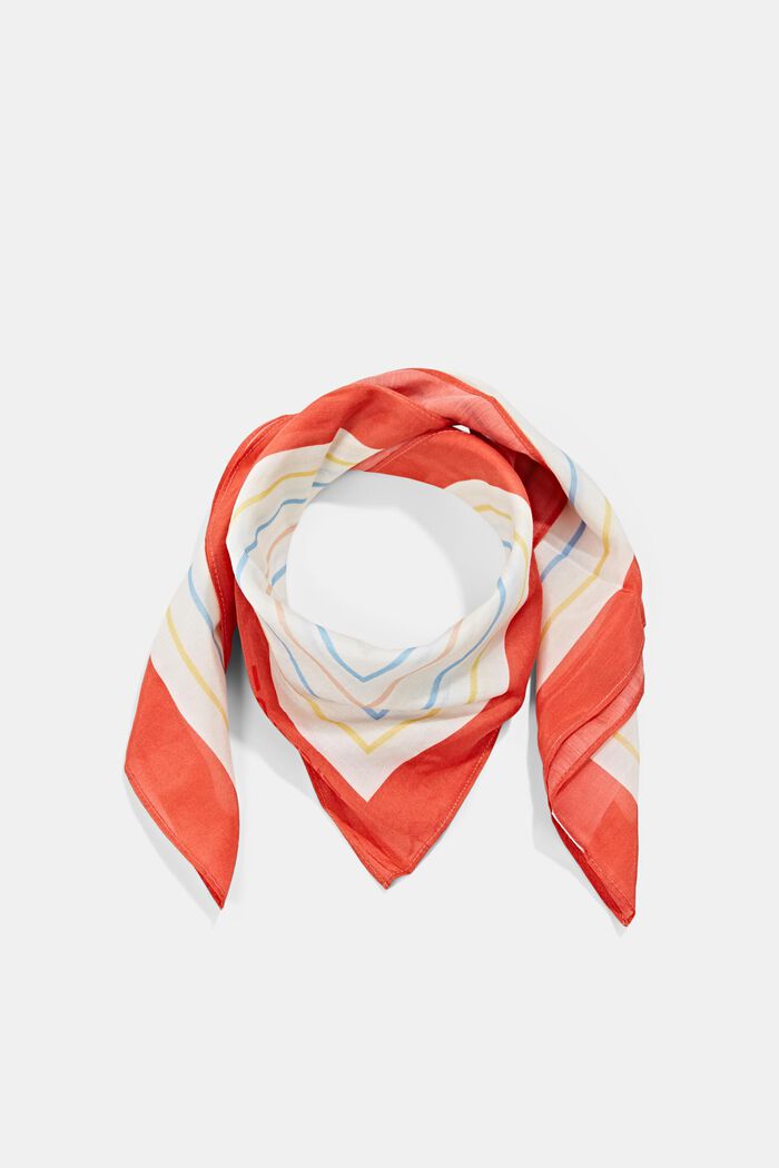 With silk: scarf with geometric pattern