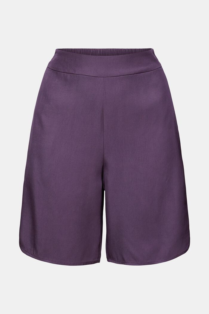 Shorts with an elasticated waistband