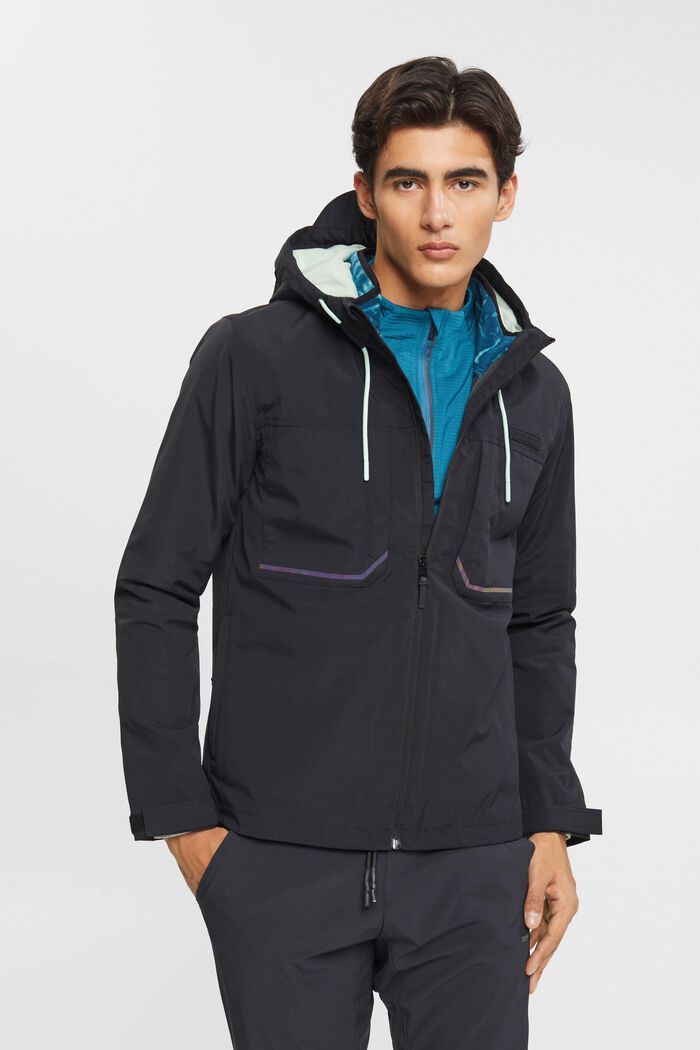 2-in-1 jacket with detachable fleece lining