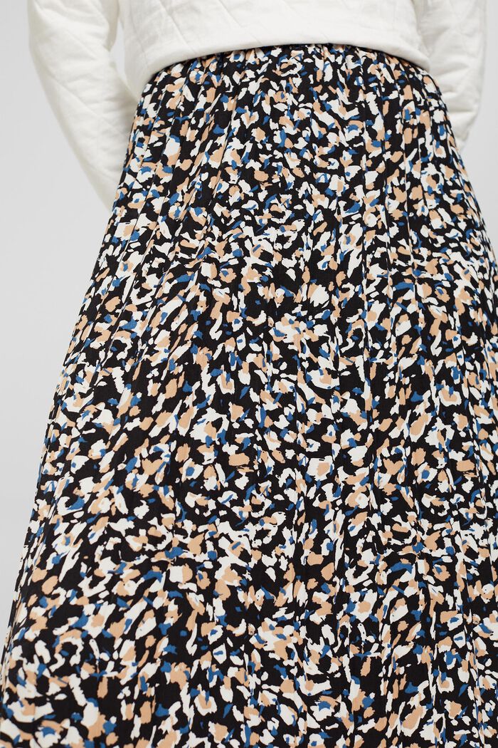 Pleated midi skirt with a print, made of recycled material, BLUE, detail image number 2