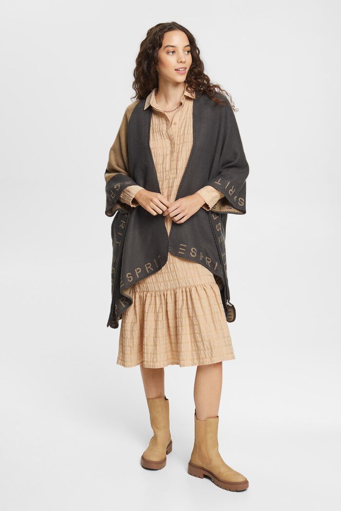 Two-coloured poncho