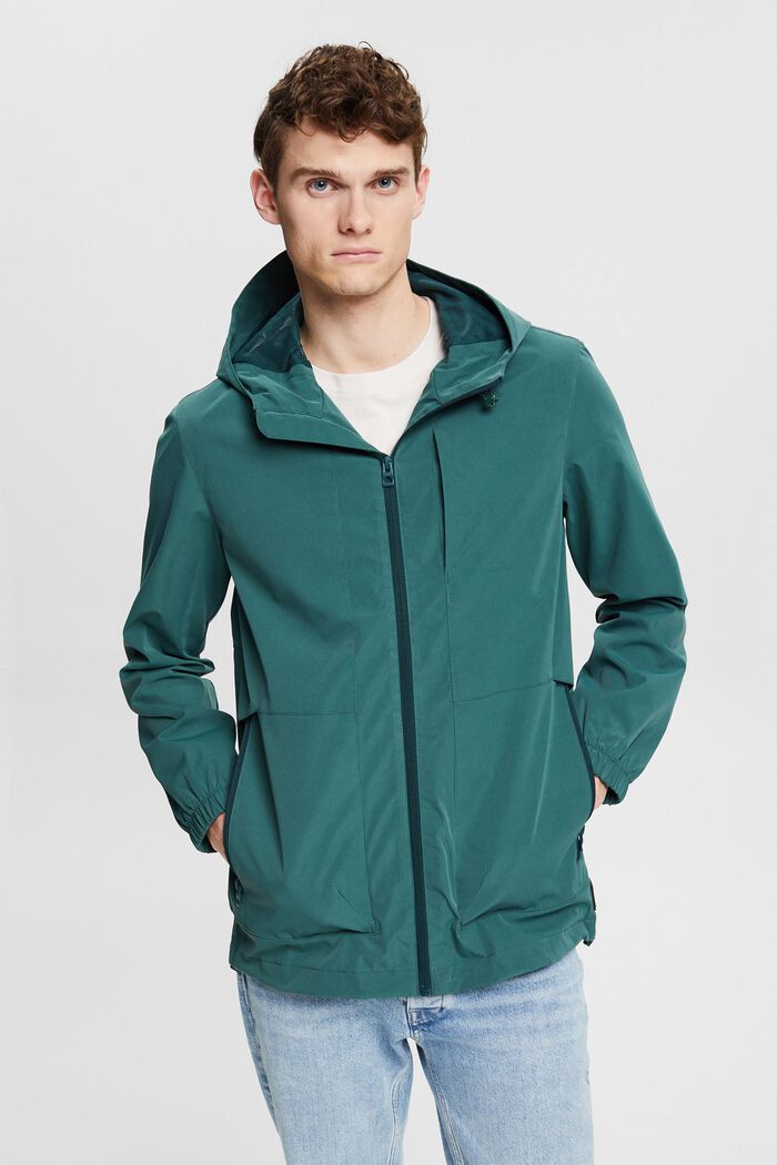 Hooded outdoor jacket made of recycled material