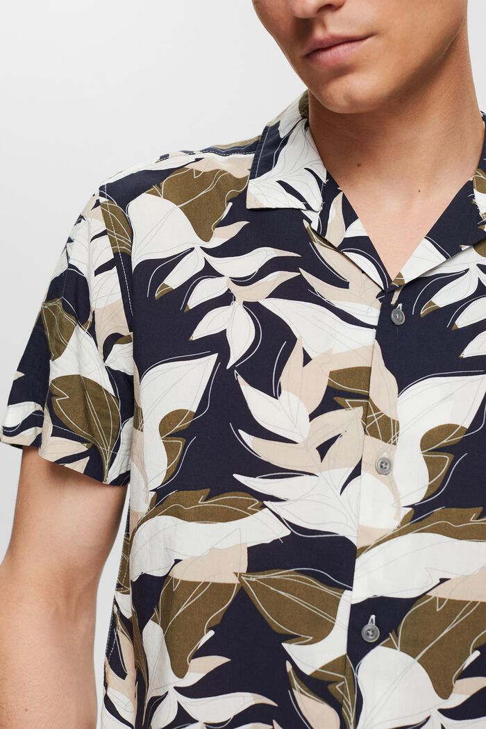 Lightweight shirt with a pattern