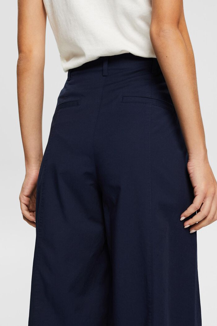 Long shorts with a wide leg, LENZING™ ECOVERO™, NAVY, detail image number 1