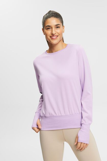Long-sleeved top with back pleat