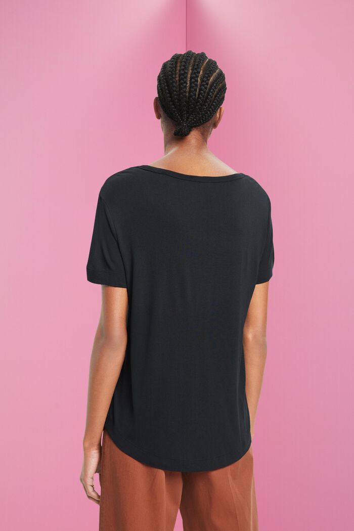 Viscose T-shirt with a wide round neckline, BLACK, detail image number 3
