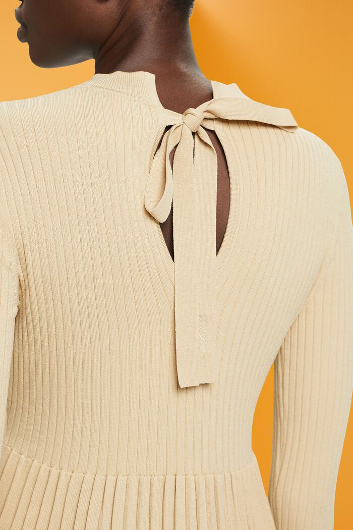 Pleated mini dress with long-sleeves & crewneck, LIGHT BEIGE, detail image number 2