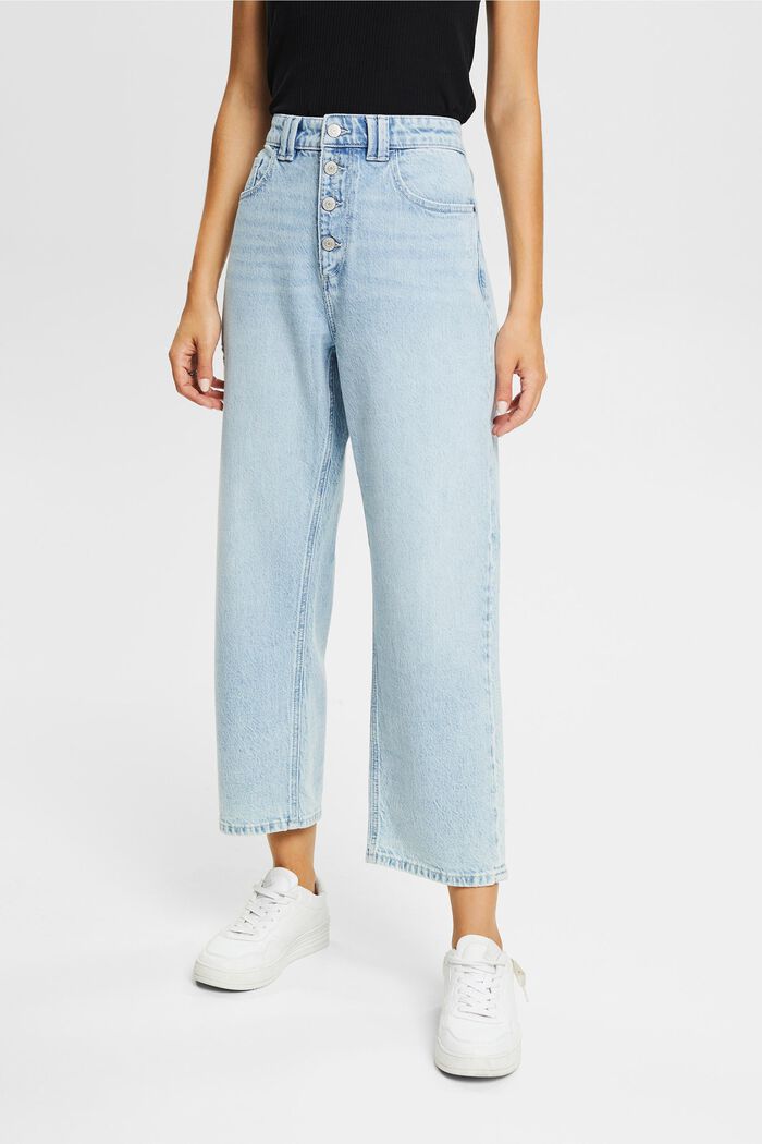 Button-fly jeans