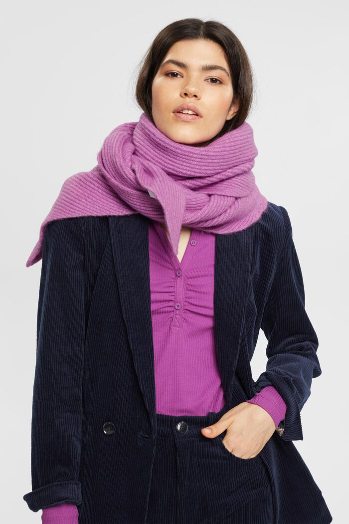 Rib knit triangle scarf
