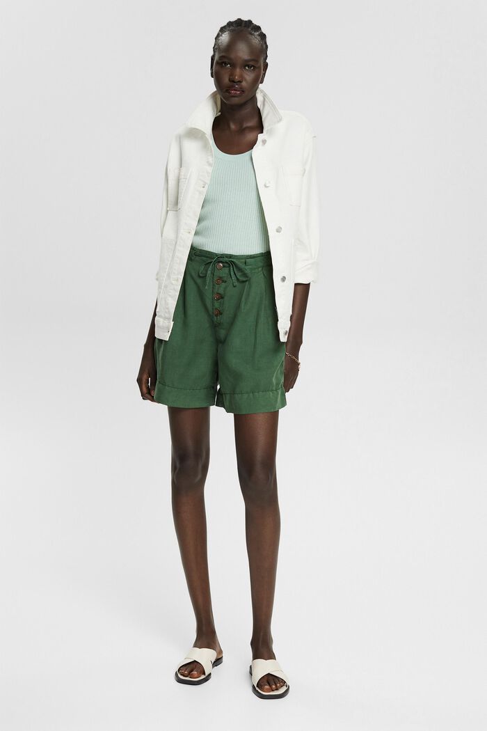 Linen blend: shorts with a button placket