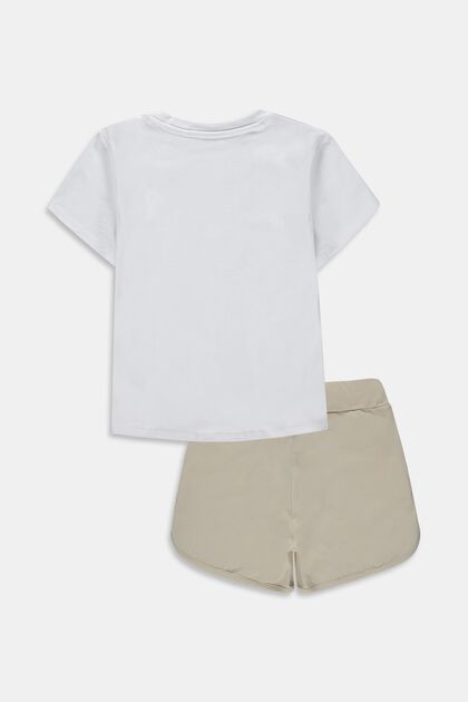 Mixed set: T-shirt and shorts