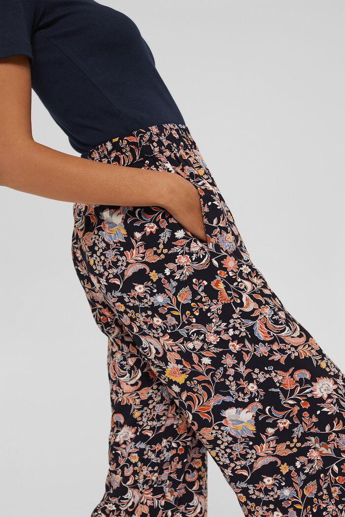 Printed trousers with a wide leg, LENZING™ ECOVERO™, NAVY, detail image number 2