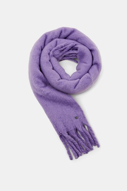 Fluffy scarf