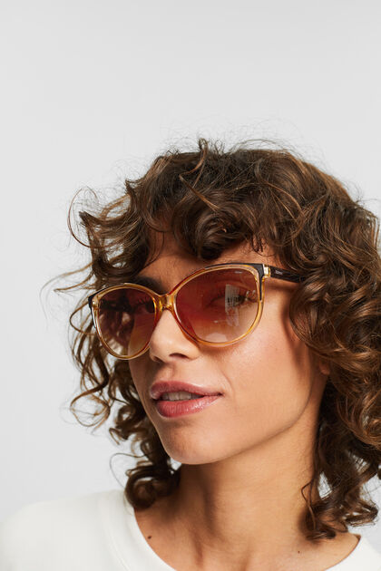 Sunglasses with transparent frame