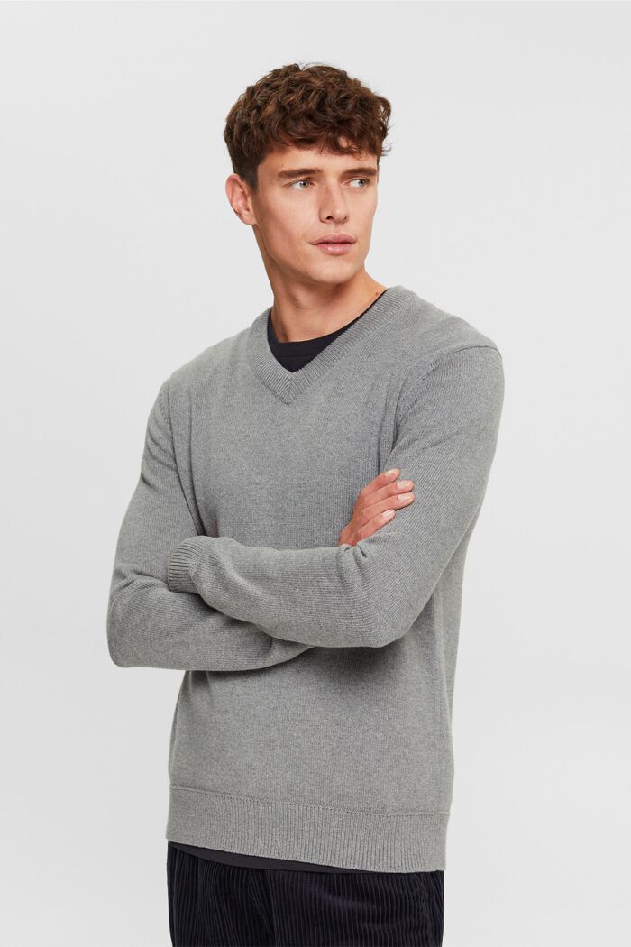 V-neck knit jumper