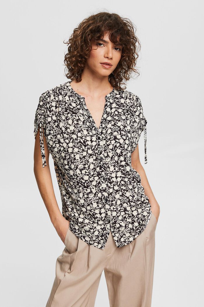 Blouse with a floral pattern, LENZING™ ECOVERO™, BLACK, detail image number 0