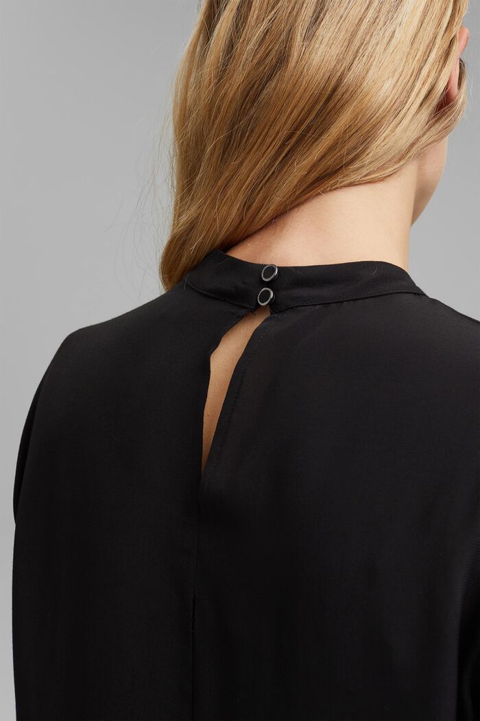 Pleat detail blouse containing LENZING™ ECOVERO™, BLACK, detail image number 6