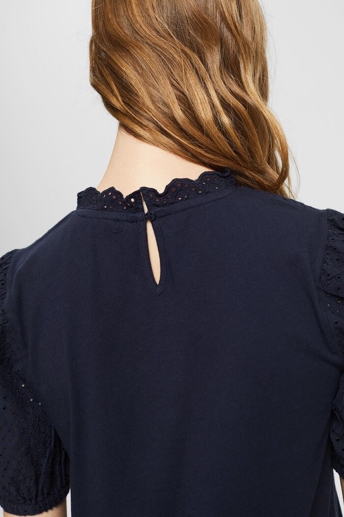 T-shirt with broderie anglaise, organic cotton, NAVY, detail image number 5