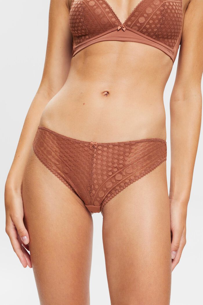 Hipster briefs made of lace