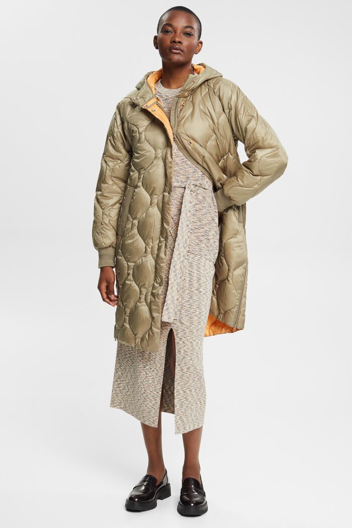 Quilted coat with contrast lining