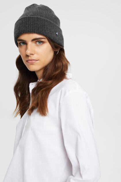 With cashmere: wool blend beanie hat