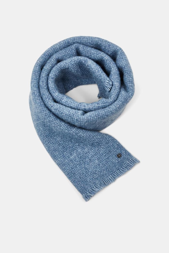 Textured scarf