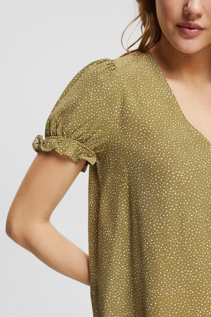 Crêpe blouse with a print, LENZING™ ECOVERO™, LEAF GREEN, detail image number 2