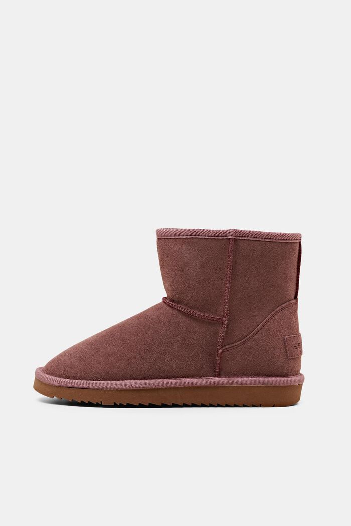 Suede boots with faux fur lining