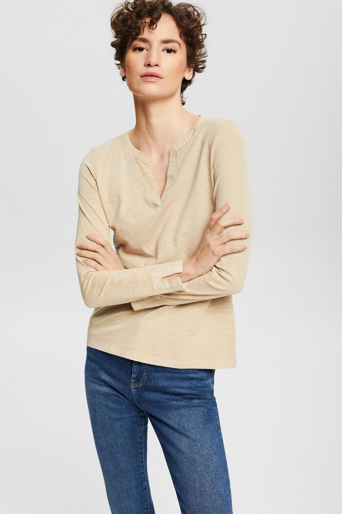 Long sleeve top with a cup-shaped neckline, in organic cotton