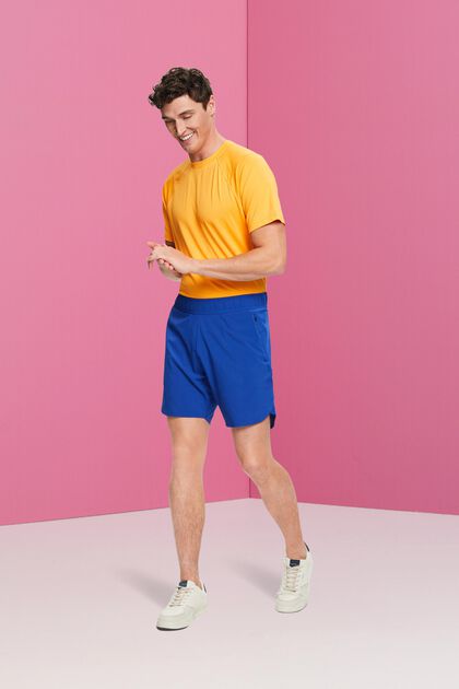 Active shorts with zip pockets