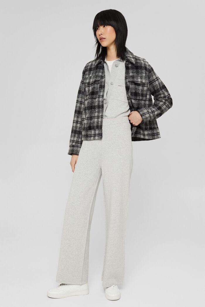 Knitted trousers with a wide leg