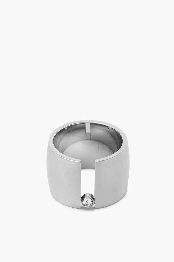 Stainless steel statement ring with zirconia
