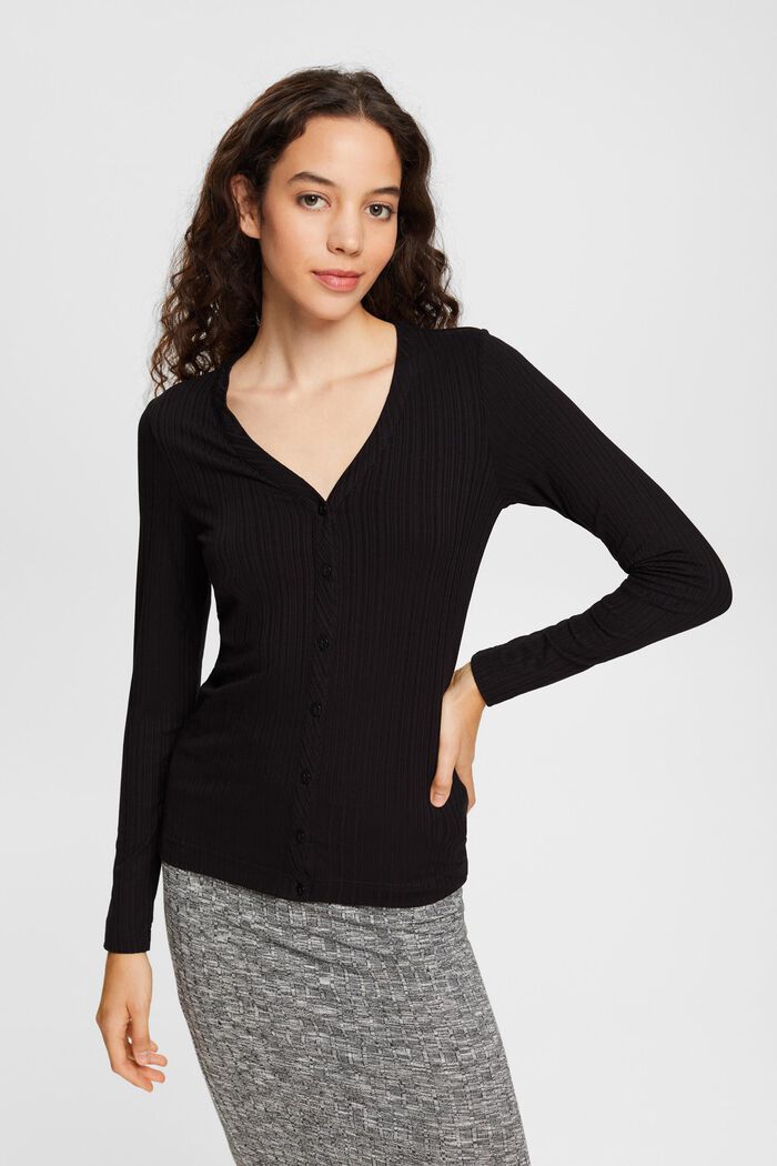 Buttoned v-neck long sleeve top