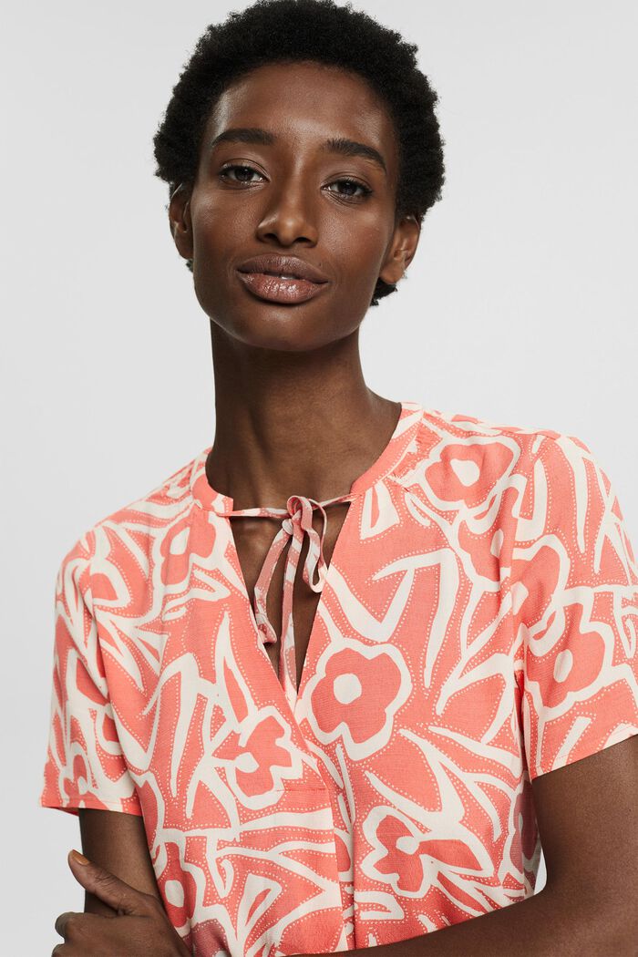 Patterned blouse with ties