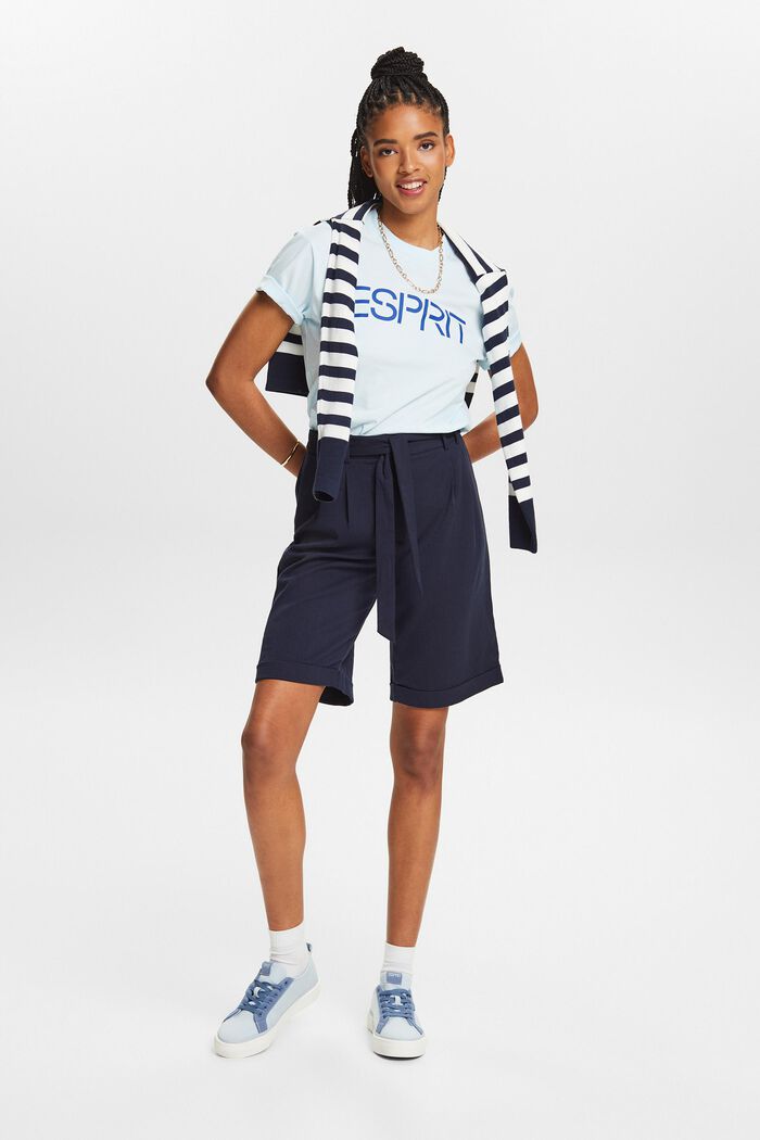 Bermuda shorts with waist pleats, NAVY, detail image number 1