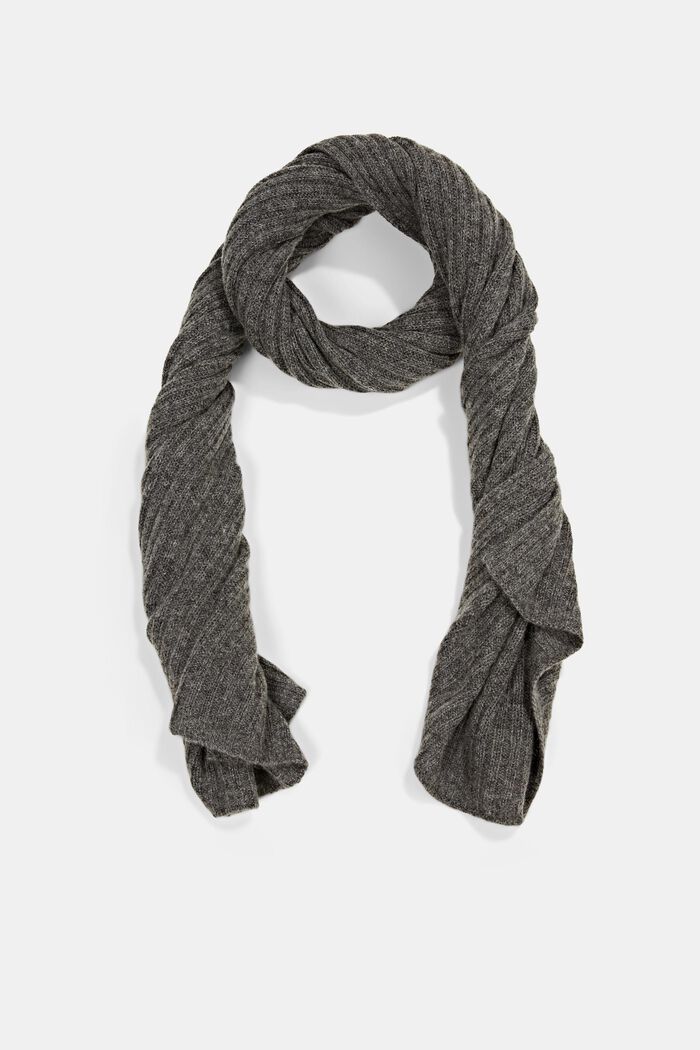 Cashmere blend: ribbed knit scarf