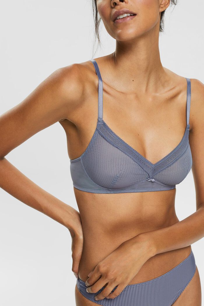 Unpadded, non-wired bra with lace