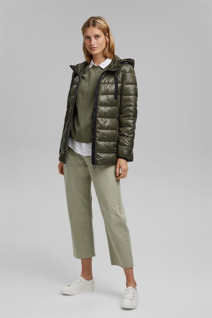 Quilted jacket with a detachable hood, made of recycled material