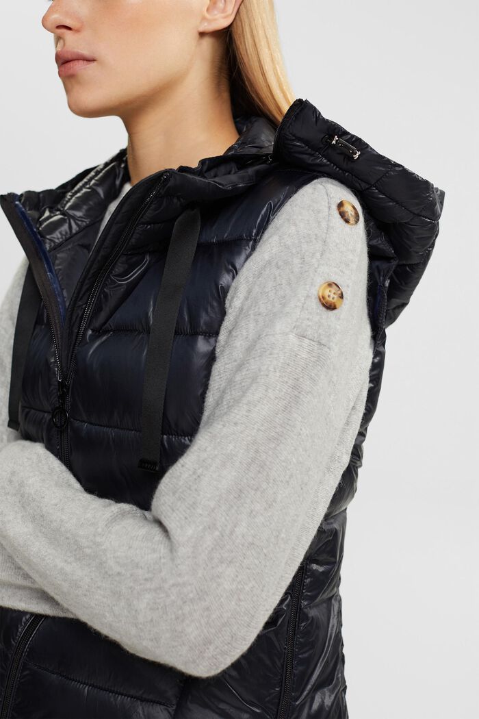 Quilted body warmer with detachable hood, BLACK, detail image number 2
