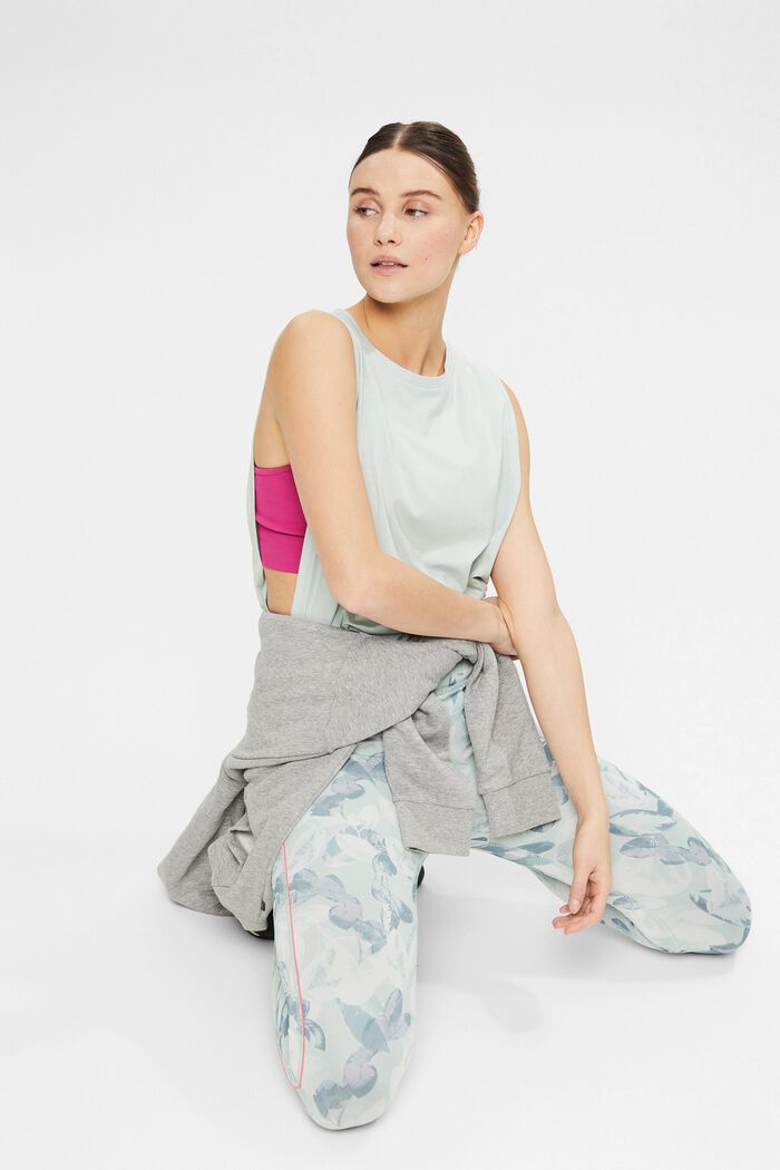 Made of recycled material: patterned activewear leggings