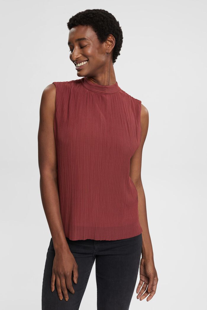 Pleated mesh top