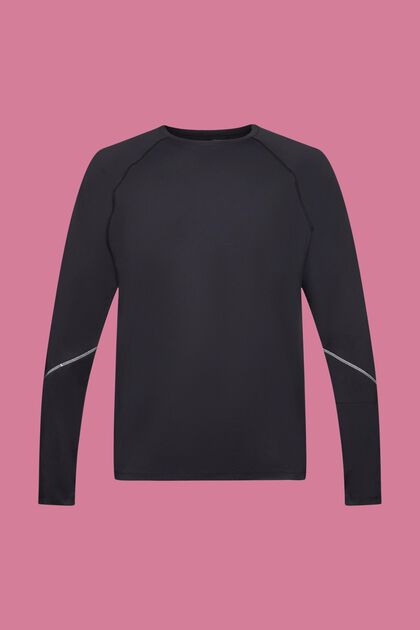 Long-sleeved top with thumb holes