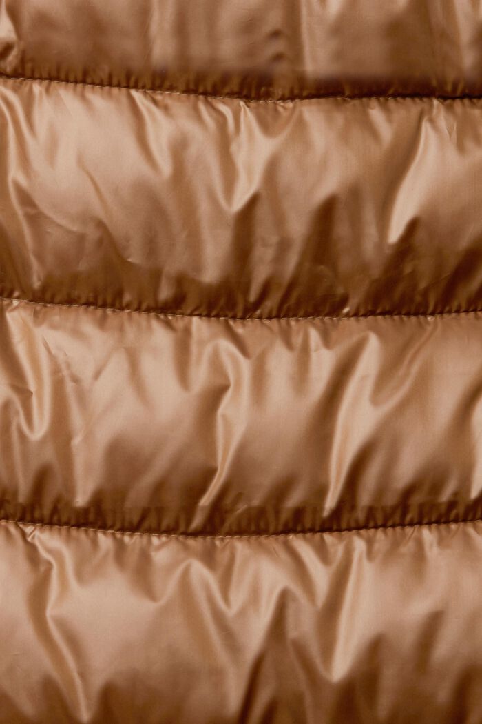Made of recycled material: quilted body warmer with detachable hood, TOFFEE, detail image number 1