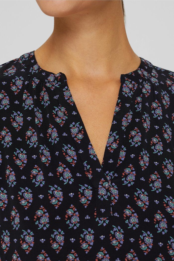 Patterned print blouse made of LENZING™ ECOVERO™, BLACK, detail image number 2