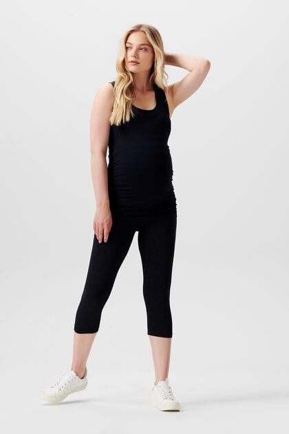 Capri leggings with over-the-bumb waistband