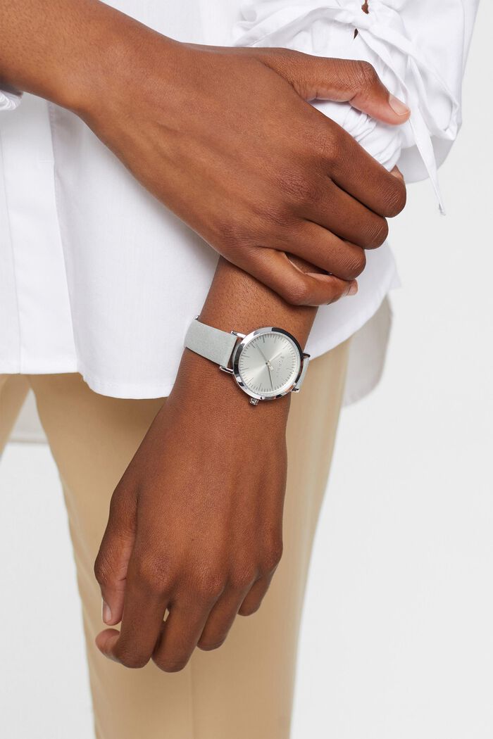 Stainless steel watch with a leather bracelet